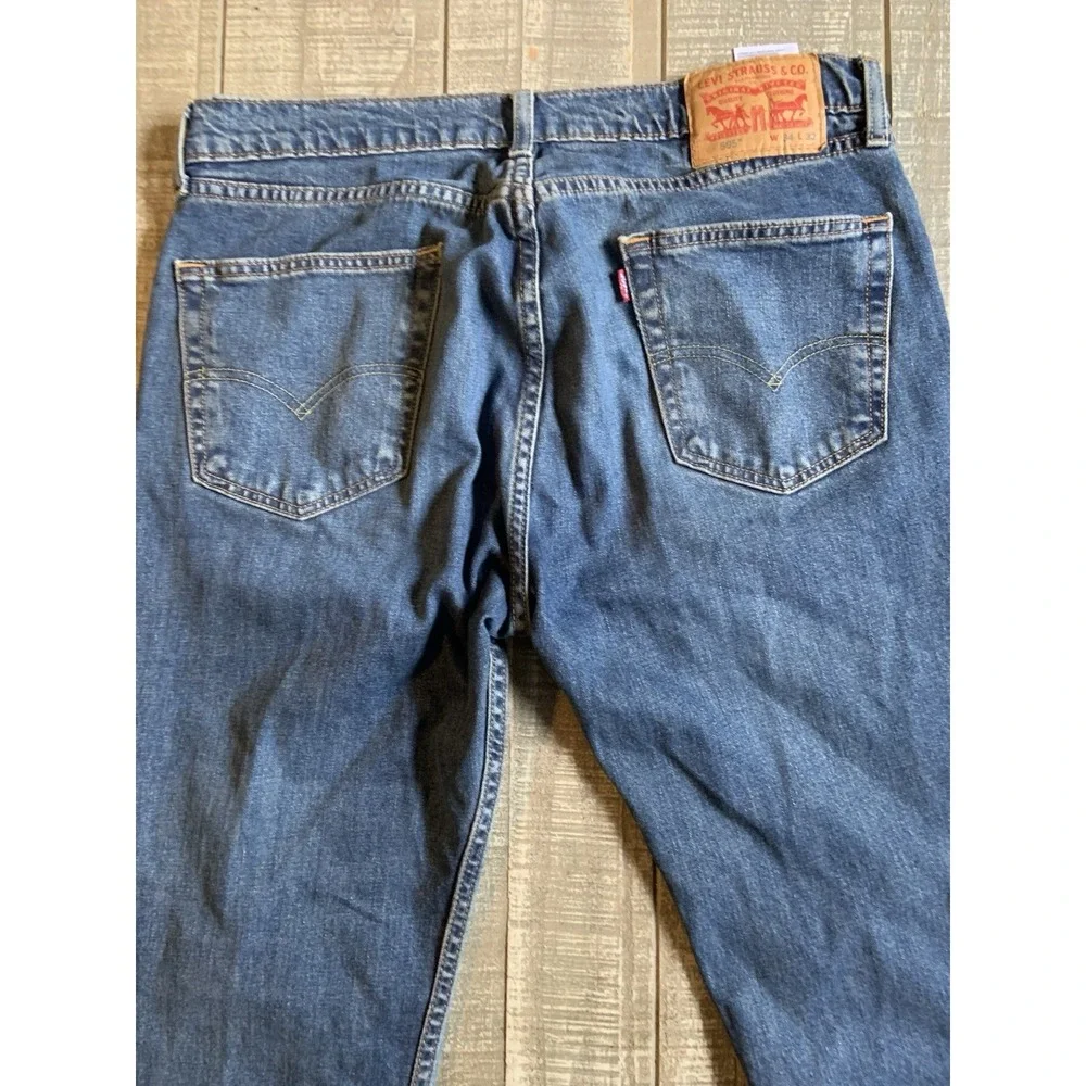 Levi's 505‎ 34x32 Medium Wash Classic Fit Straight Leg Blue Denim Jeans